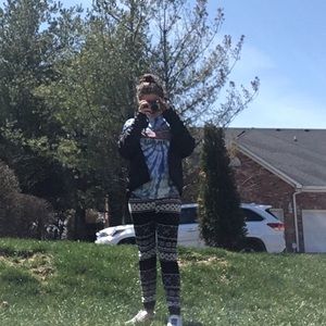 Meet your Posher, Lora